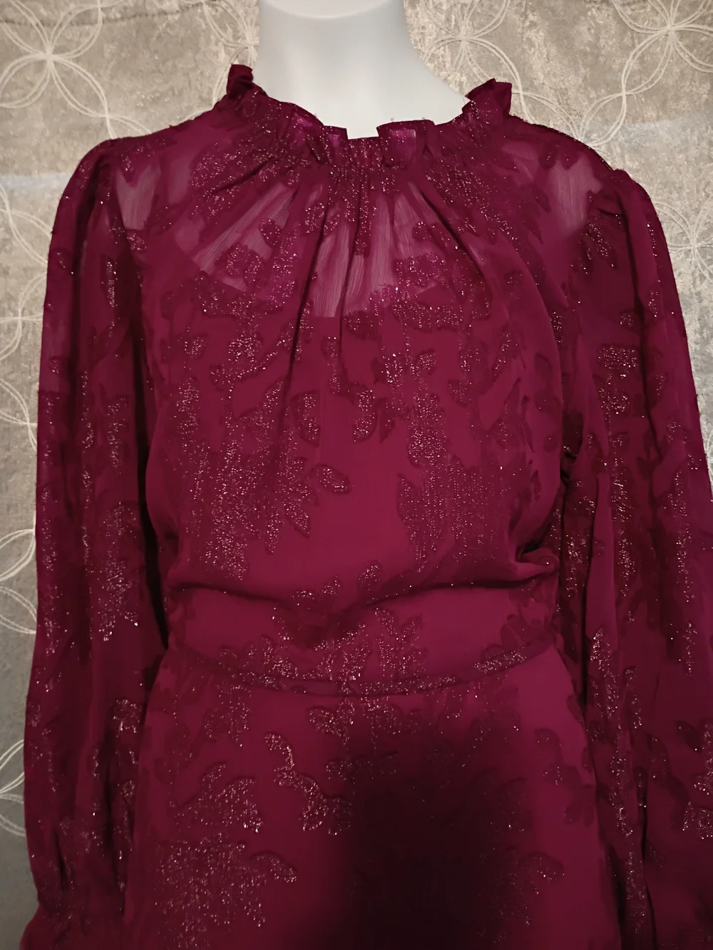 Elegant Burgundy Long-Sleeve Dress - Picture 2 of 9